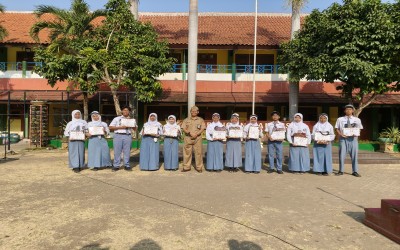 Dari Barisan Menuju Panggung Apresiasi, Semangat Prestasi Warnai Senin Pagi