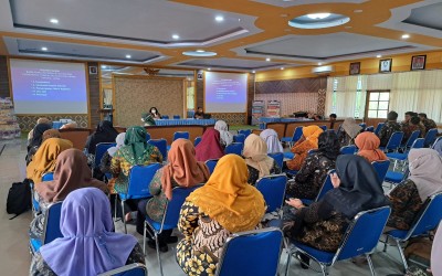 Kegiatan Penyerahan Dokumen Kelulusan Kelas XII 2022/2023