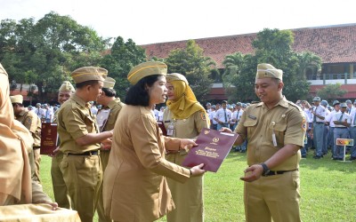 Penghargaan Guru SMA N 1 KENDAL 2024